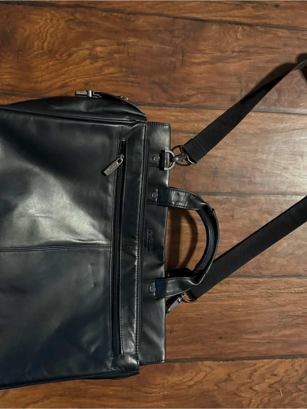 Kenneth Cole Reaction Black Leather Shoulder Bag with Front Zipper